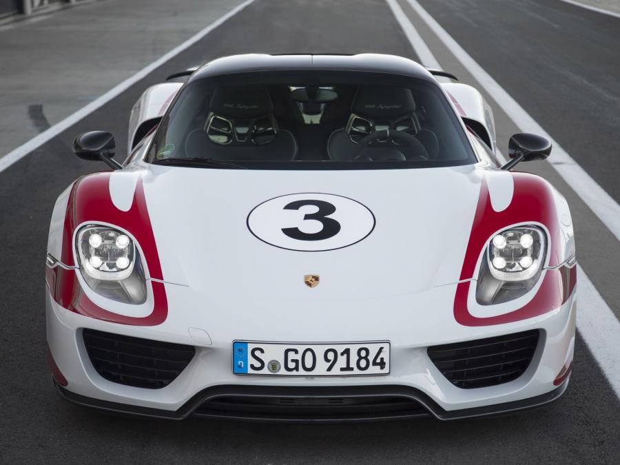  Porsche 918 Spyder Weissach Package 2014 года  (фото 17 из 18)
